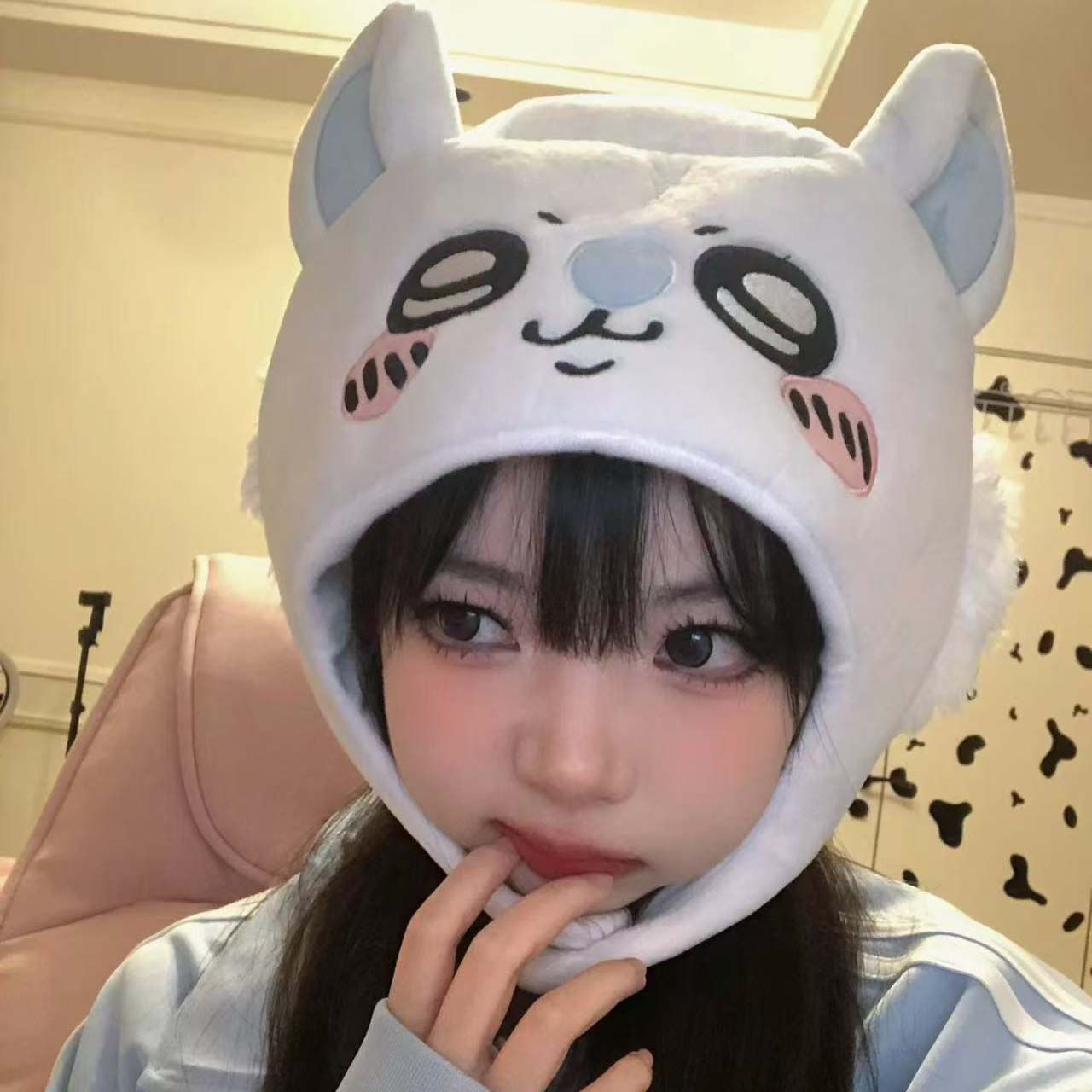 Anime Cosplay Girl Photo - 치이카와 하치와레 우사기 모자 귀여운 만화