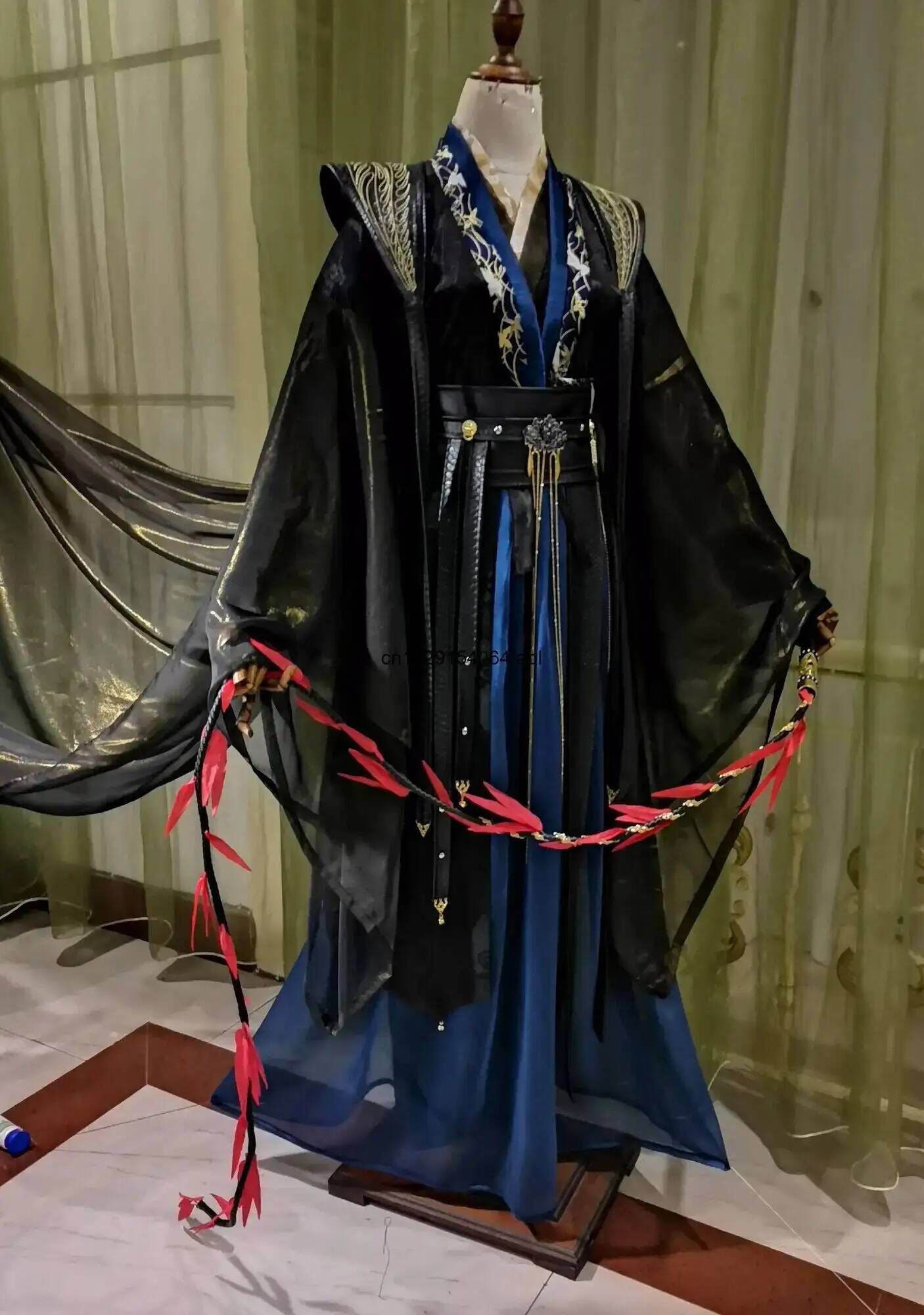 Anime Cosplay Cat - 모란 허스키와 그의 흰 고양이 시즈운