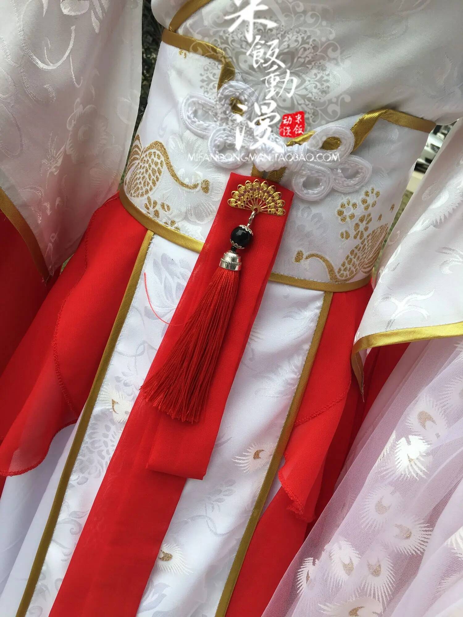 공식적인 축하 의식을 거행한 왕자 유에 천상의 신 코스 - Anime Cosplay Red 리뷰 및 가격